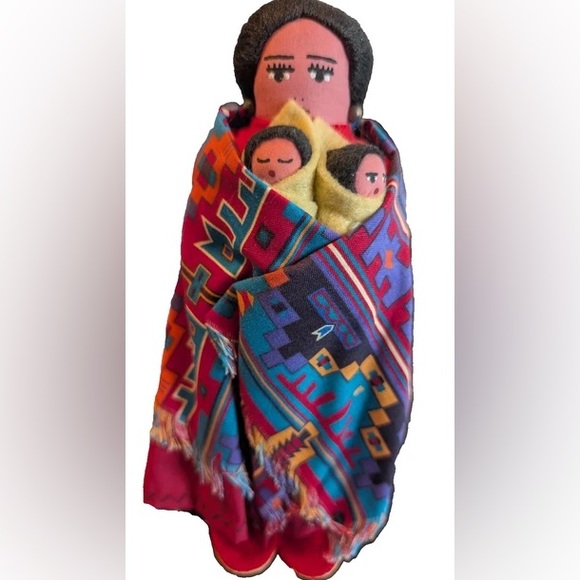 Colorful Handmade Mother and Child Art Navajo Doll - Picture 10 of 10